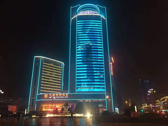 上海亮化工程多少钱？